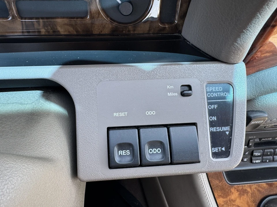 1995 Jaguar X300 XJ - Image 23 of 31