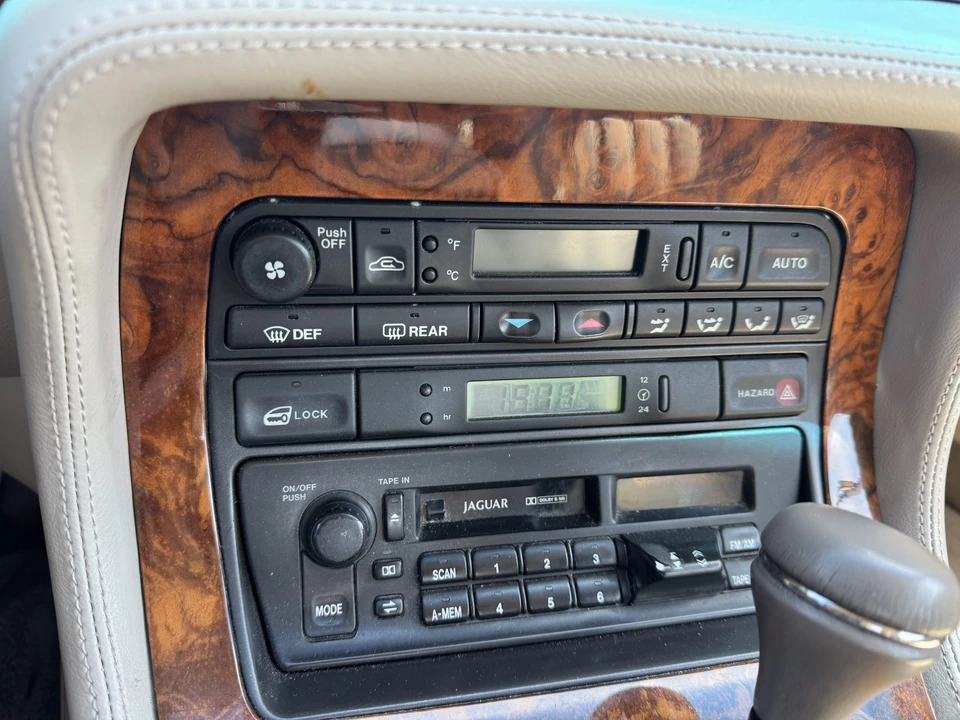 1995 Jaguar X300 XJ - Image 27 of 31