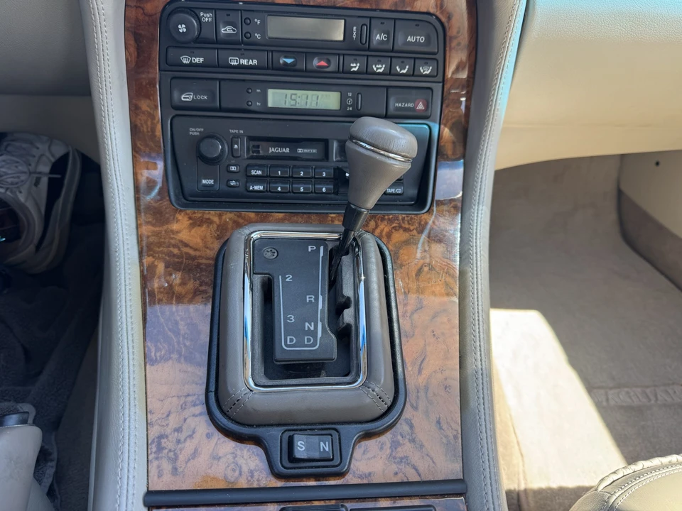 1995 Jaguar X300 XJ - Image 29 of 31