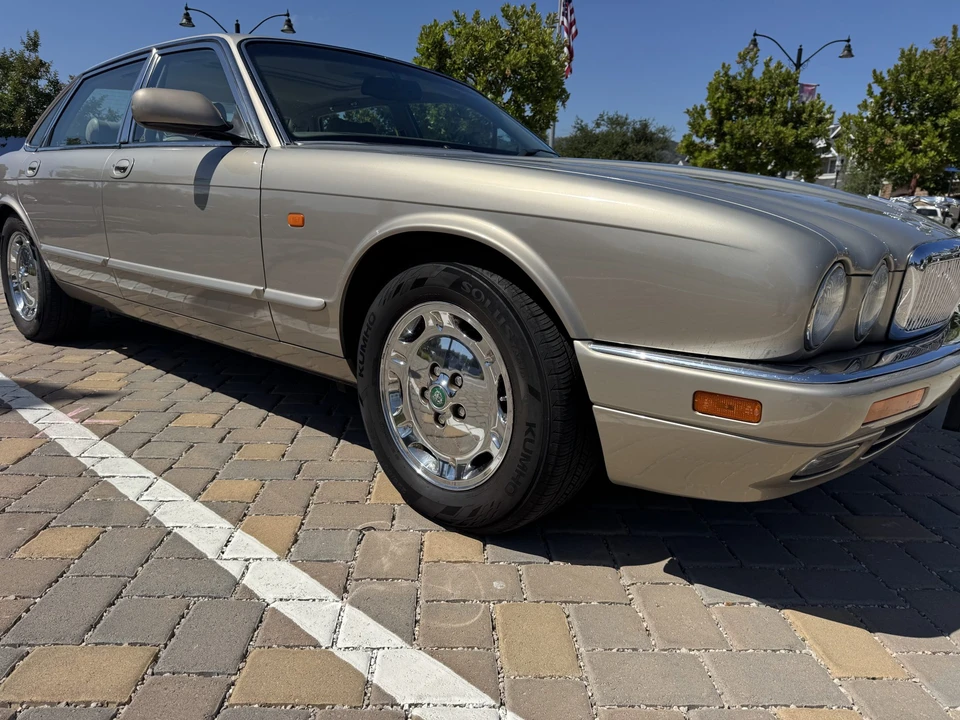 1995 Jaguar X300 XJ - Image 9 of 31