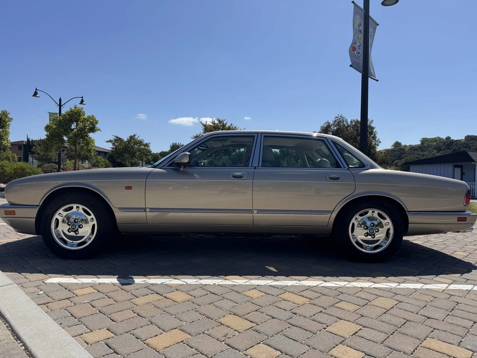 1995 Jaguar X300 XJ - Image 7 of 31