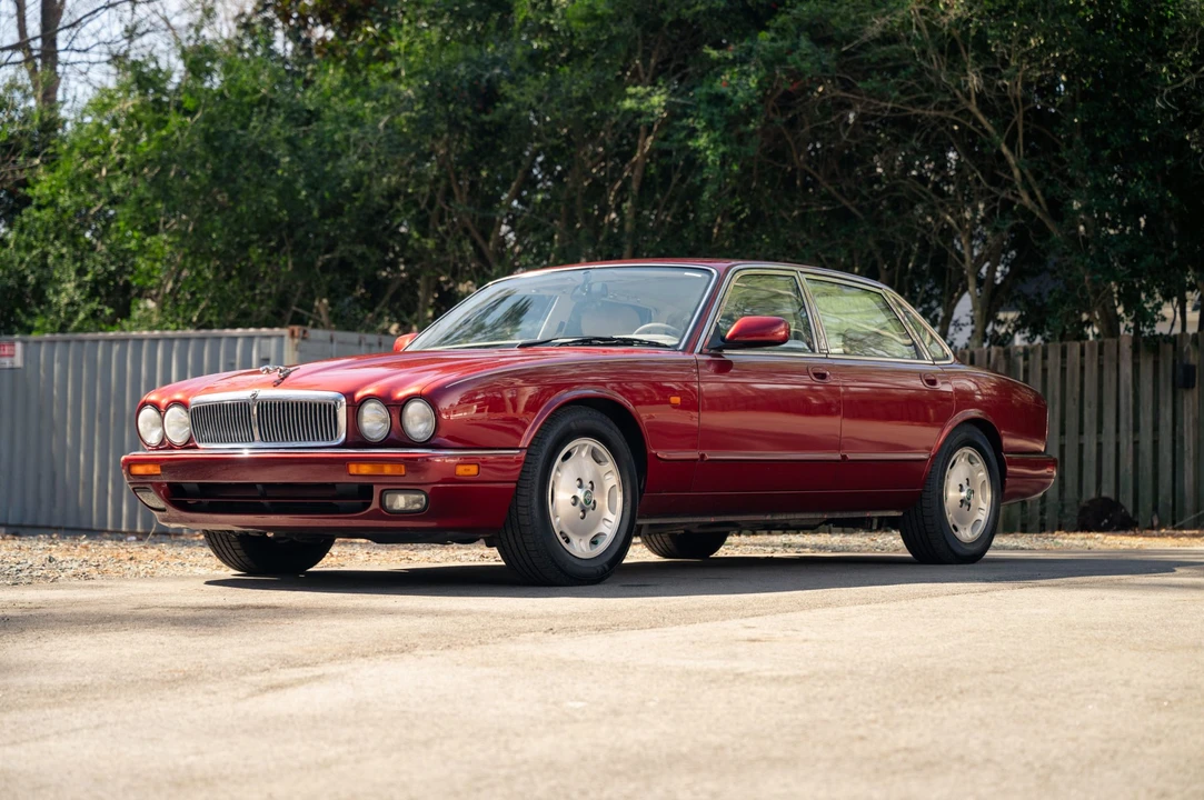 1995 Jaguar X300 XJ - Image 2 of 31