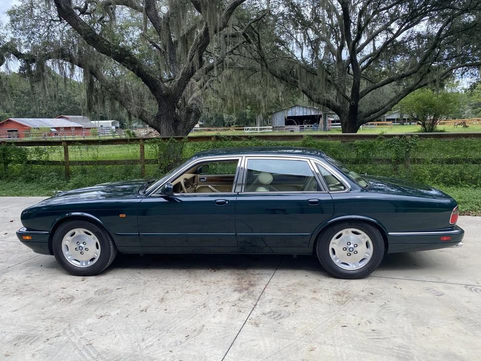 1995 Jaguar X300 XJ - Image 9 of 31