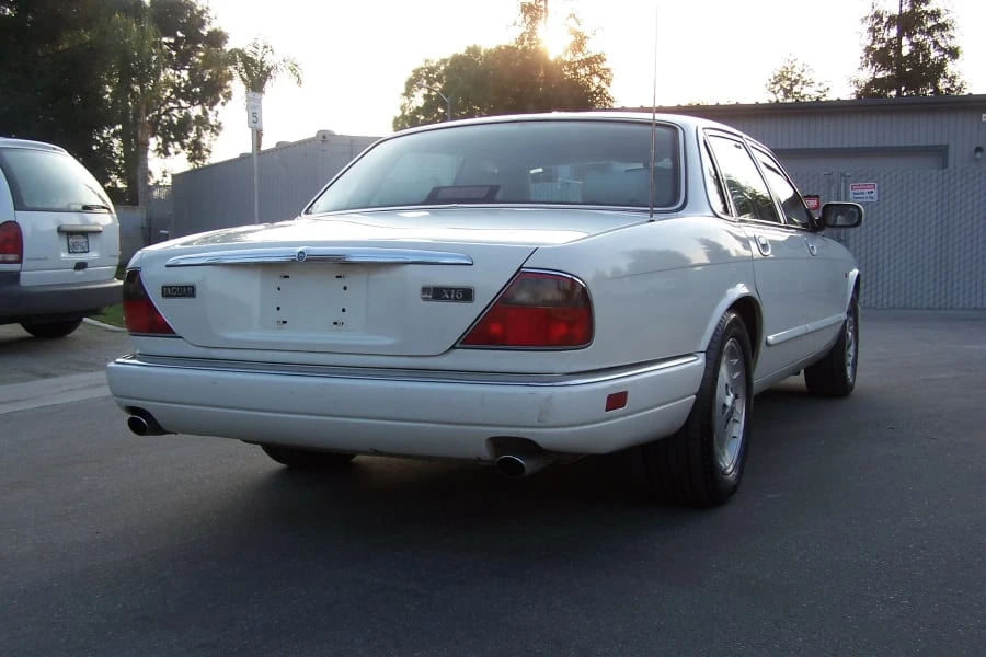 1995 Jaguar X300 XJ - Image 2 of 10