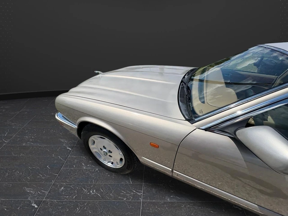 1995 Jaguar X300 XJ - Image 13 of 30