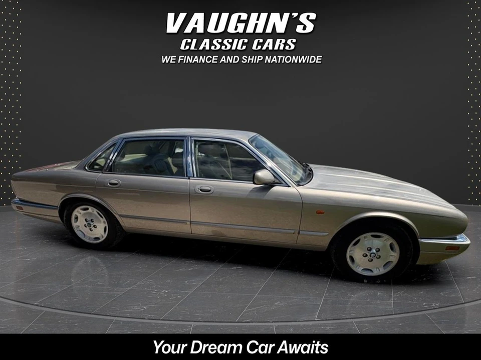 1995 Jaguar X300 XJ - Image 8 of 30