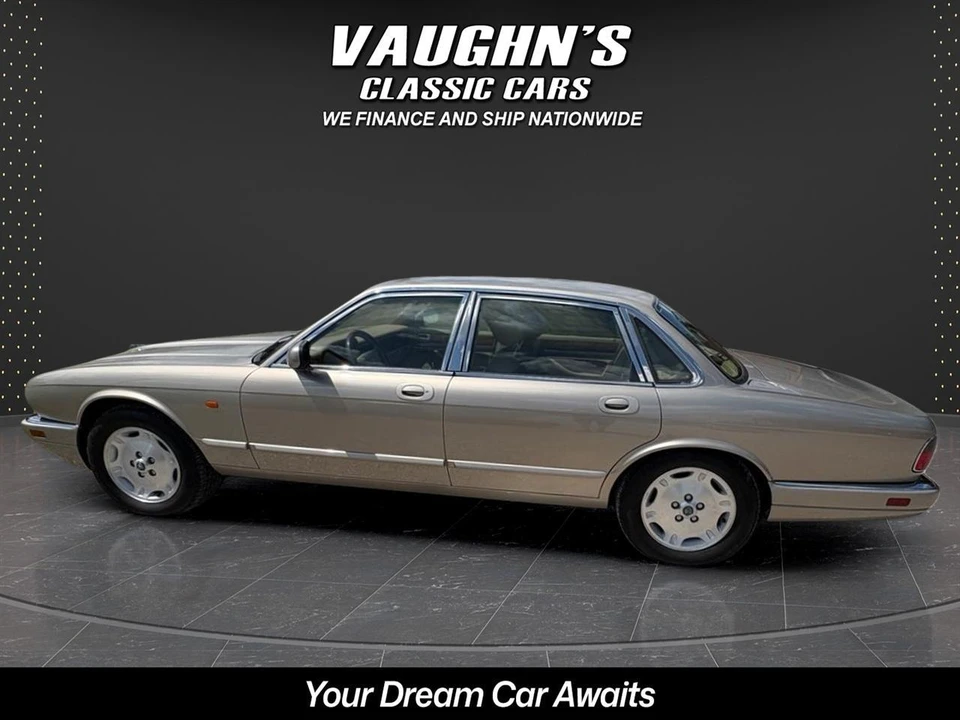 1995 Jaguar X300 XJ - Image 2 of 30