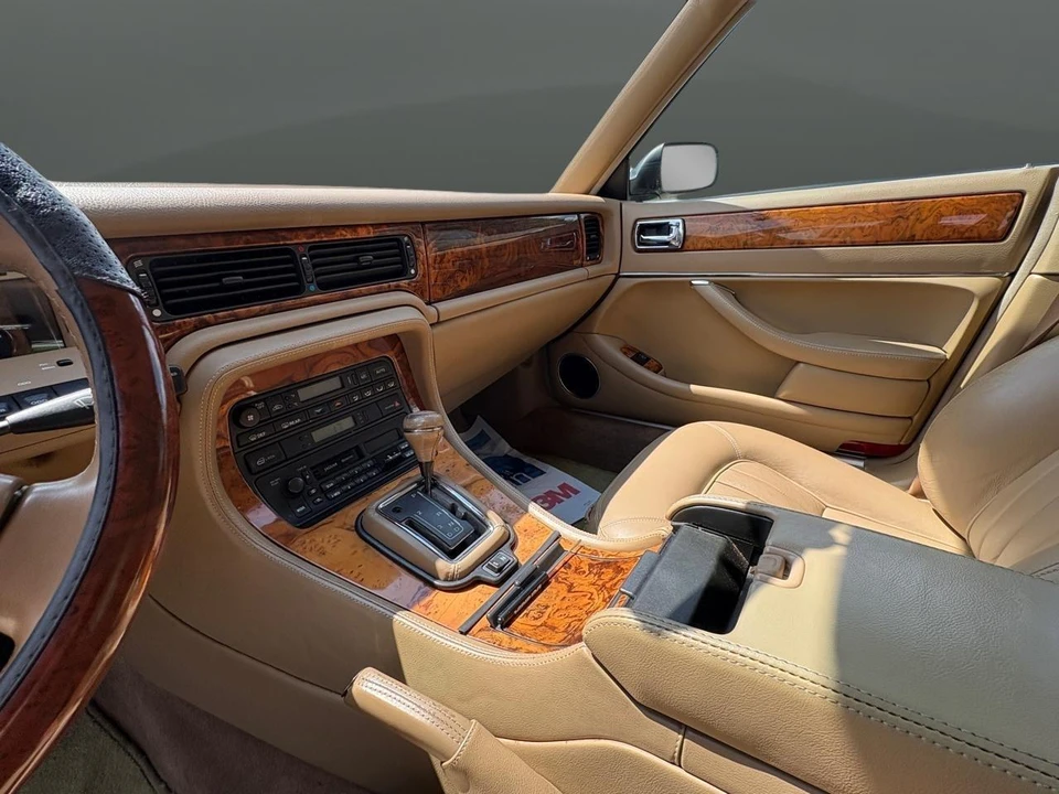 1995 Jaguar X300 XJ - Image 24 of 30