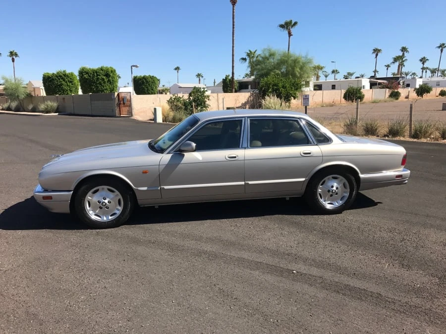 1995 Jaguar X300 XJ - Image 2 of 7