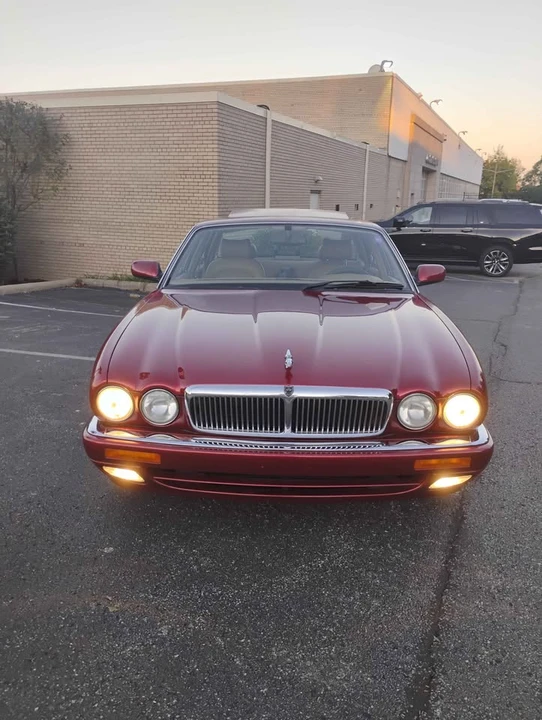 1995 Jaguar X300 XJ - Image 2 of 10