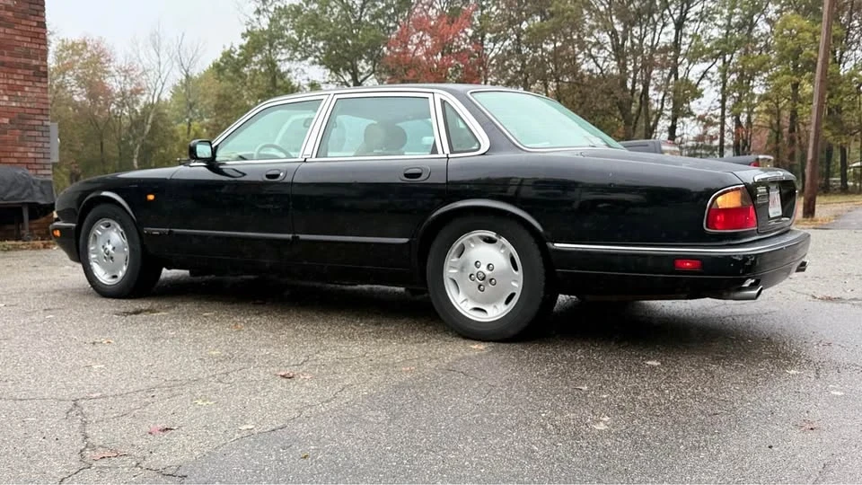 1995 Jaguar X300 XJ - Image 2 of 18