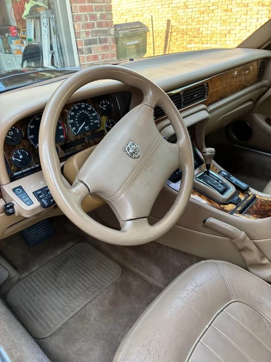 1995 Jaguar X300 XJ - Image 5 of 11