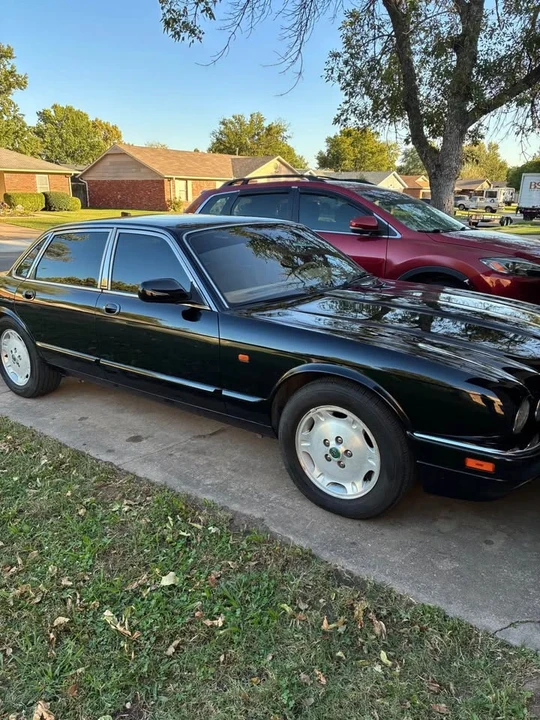 1995 Jaguar X300 XJ - Image 2 of 11