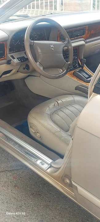 1995 Jaguar X300 XJ - Image 4 of 12
