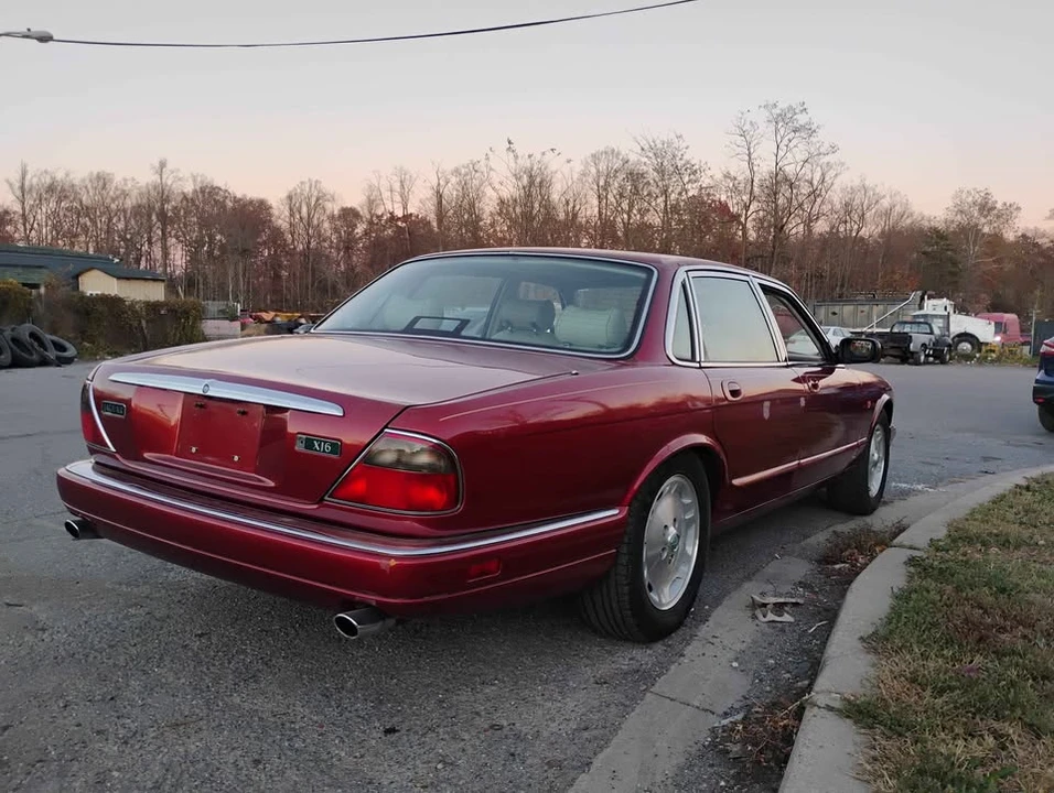 1995 Jaguar X300 XJ - Image 2 of 13