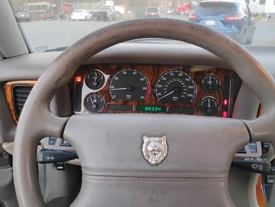 1995 Jaguar X300 XJ - Image 9 of 13