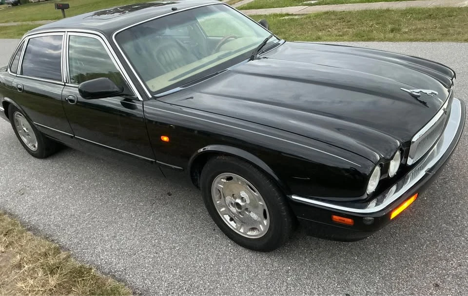 1995 Jaguar X300 XJ - Image 2 of 8