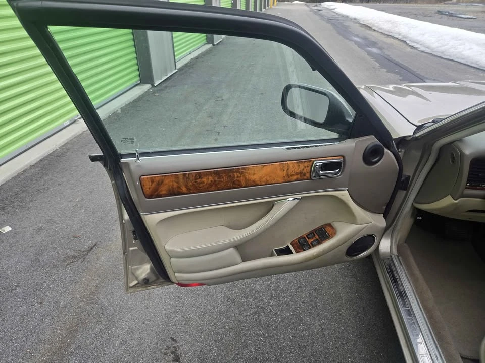 1995 Jaguar X300 XJ - Image 9 of 20