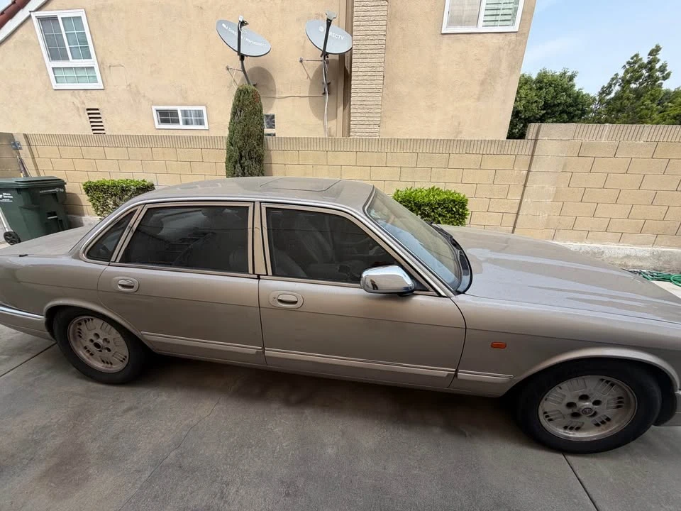 1995 Jaguar X300 XJ - Image 2 of 3