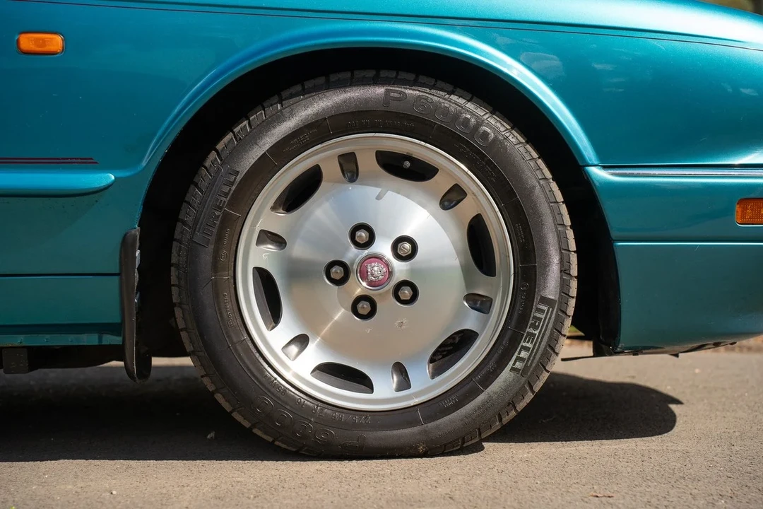 1995 Jaguar X300 XJ - Image 12 of 30