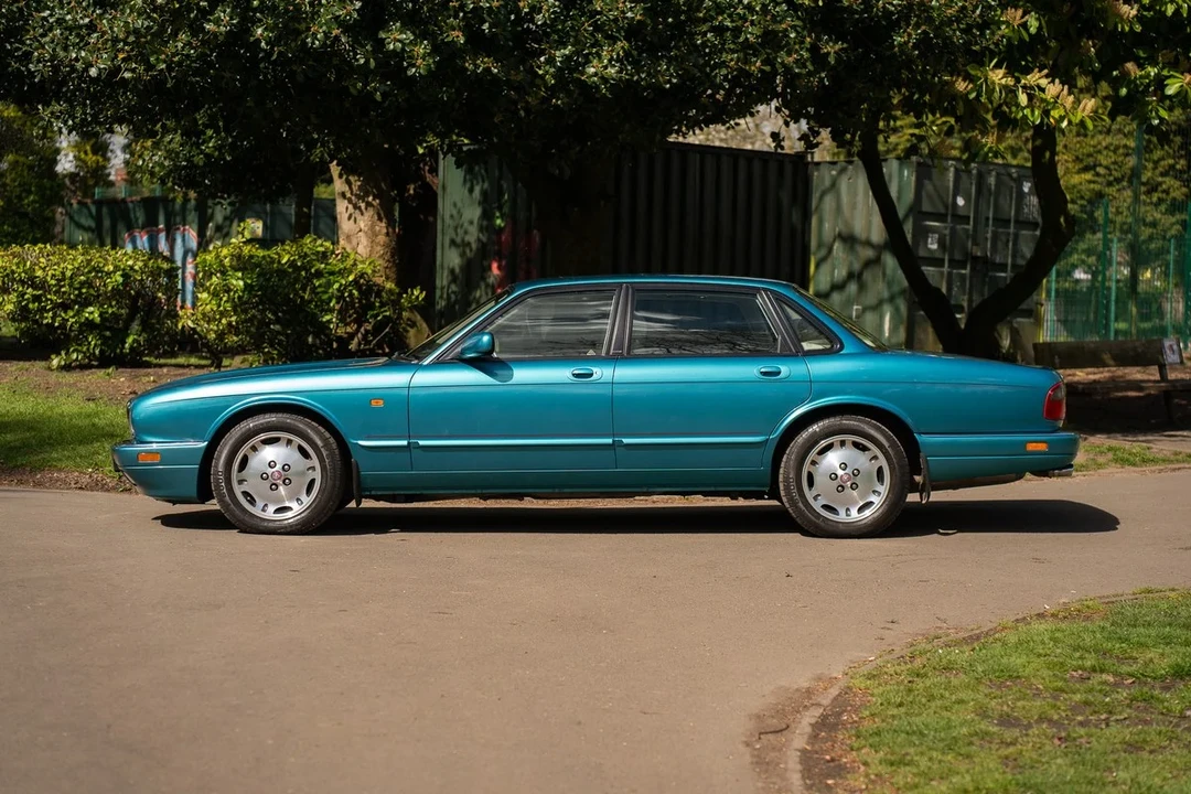 1995 Jaguar X300 XJ - Image 2 of 30