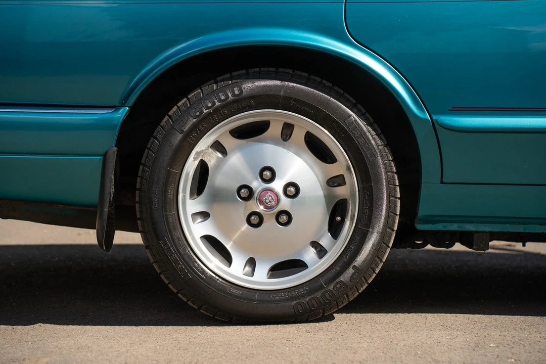 1995 Jaguar X300 XJ - Image 12 of 31