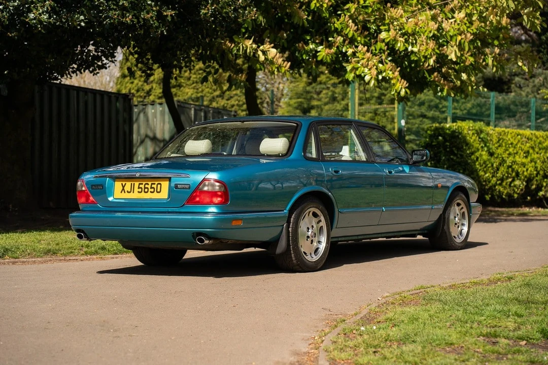 1995 Jaguar X300 XJ - Image 10 of 31