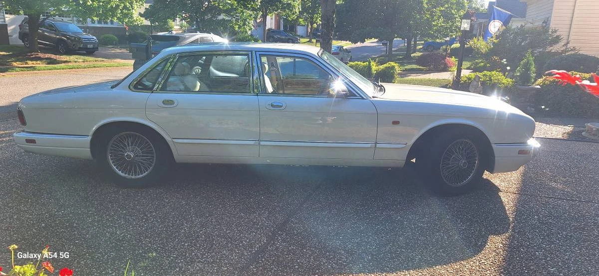 1995 Jaguar XJ - Image 3 of 14