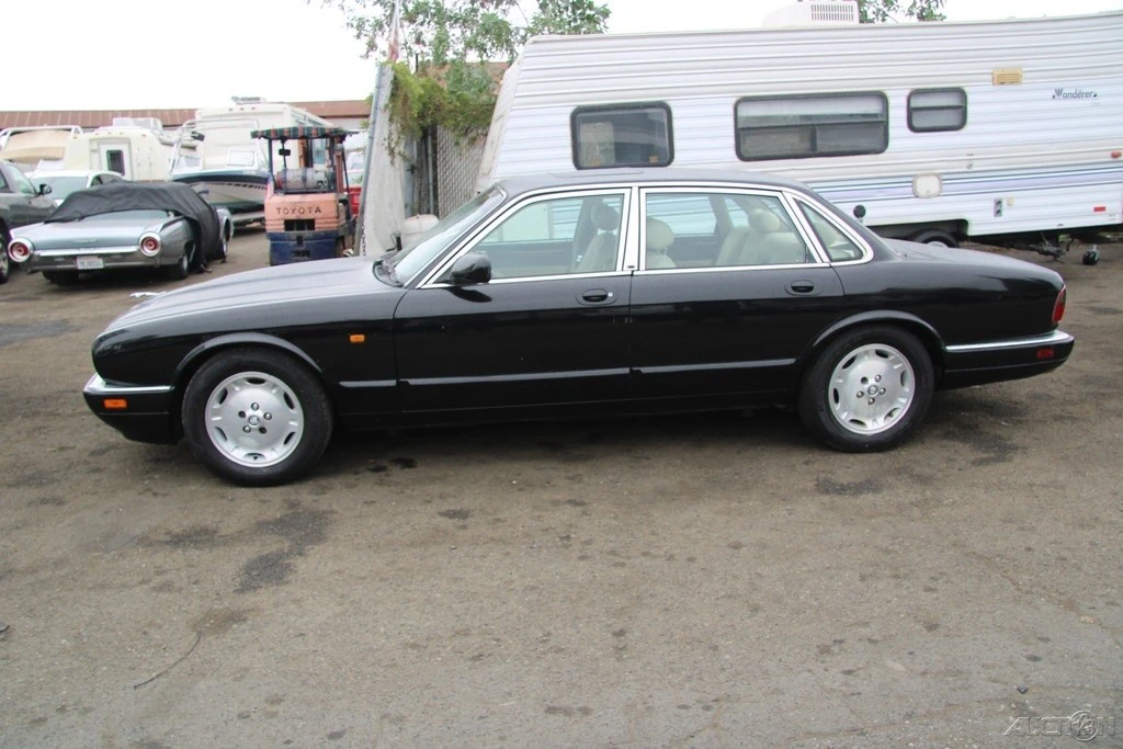 1995 Jaguar X306 XJR - Image 3 of 21
