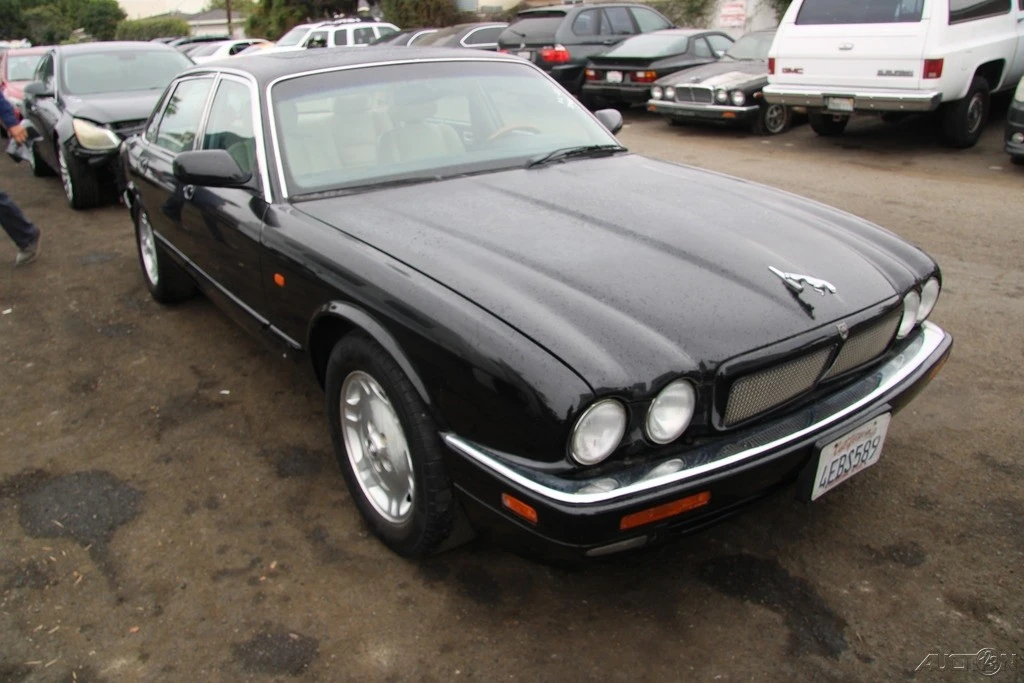 1995 Jaguar X306 XJR - Image 8 of 21