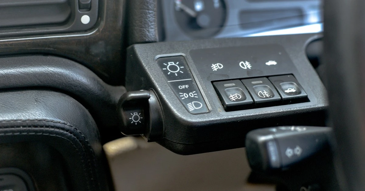 1994 Jaguar X306 XJR - Image 18 of 30