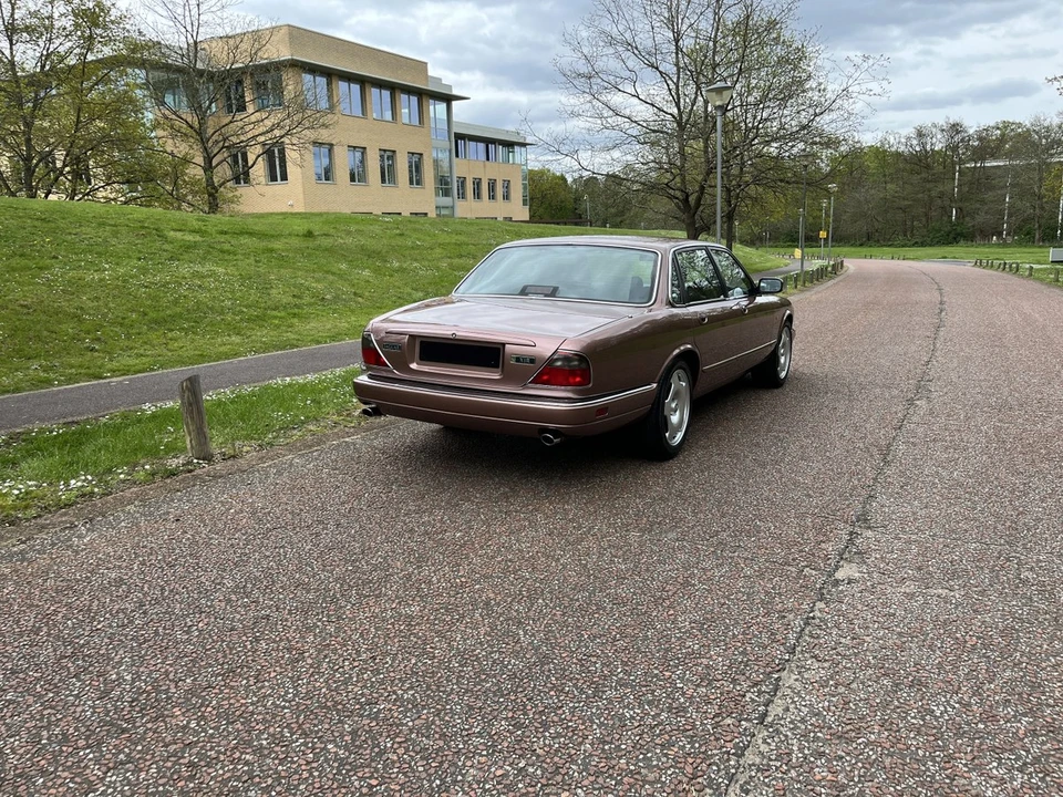 1995 Jaguar X306 XJR - Image 8 of 30