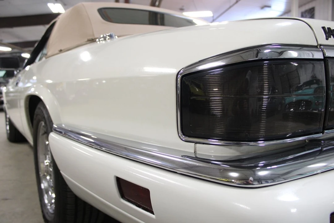 1995 Jaguar XJS - Image 12 of 21