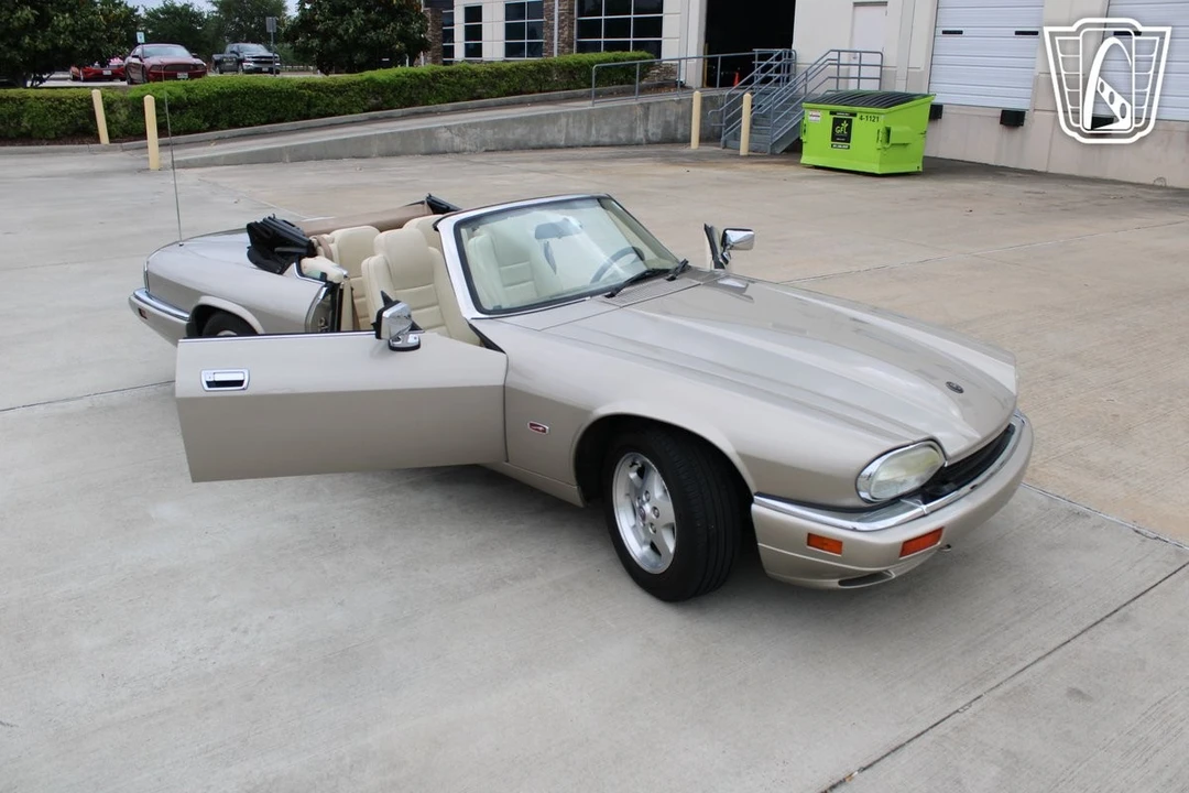 1995 Jaguar XJS - Image 11 of 12