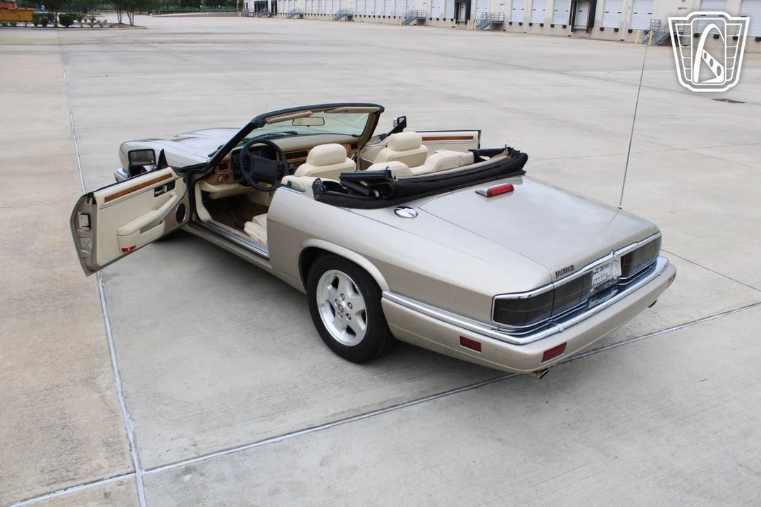 1995 Jaguar XJS - Image 9 of 12