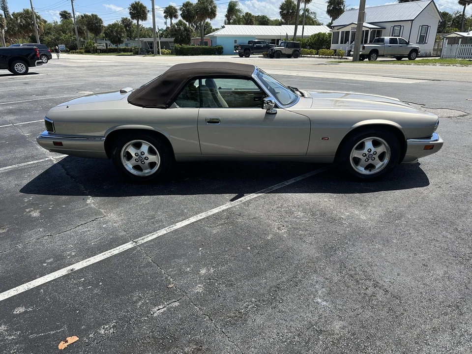 1995 Jaguar XJS Convertible - Image 10 of 31