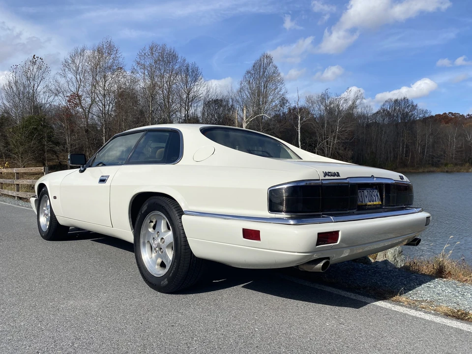 1995 Jaguar XJS - Image 11 of 31