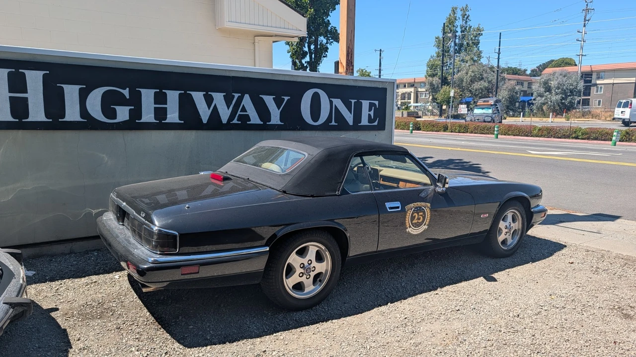 1995 Jaguar XJS Facelift AJ-16 - Image 2 of 2