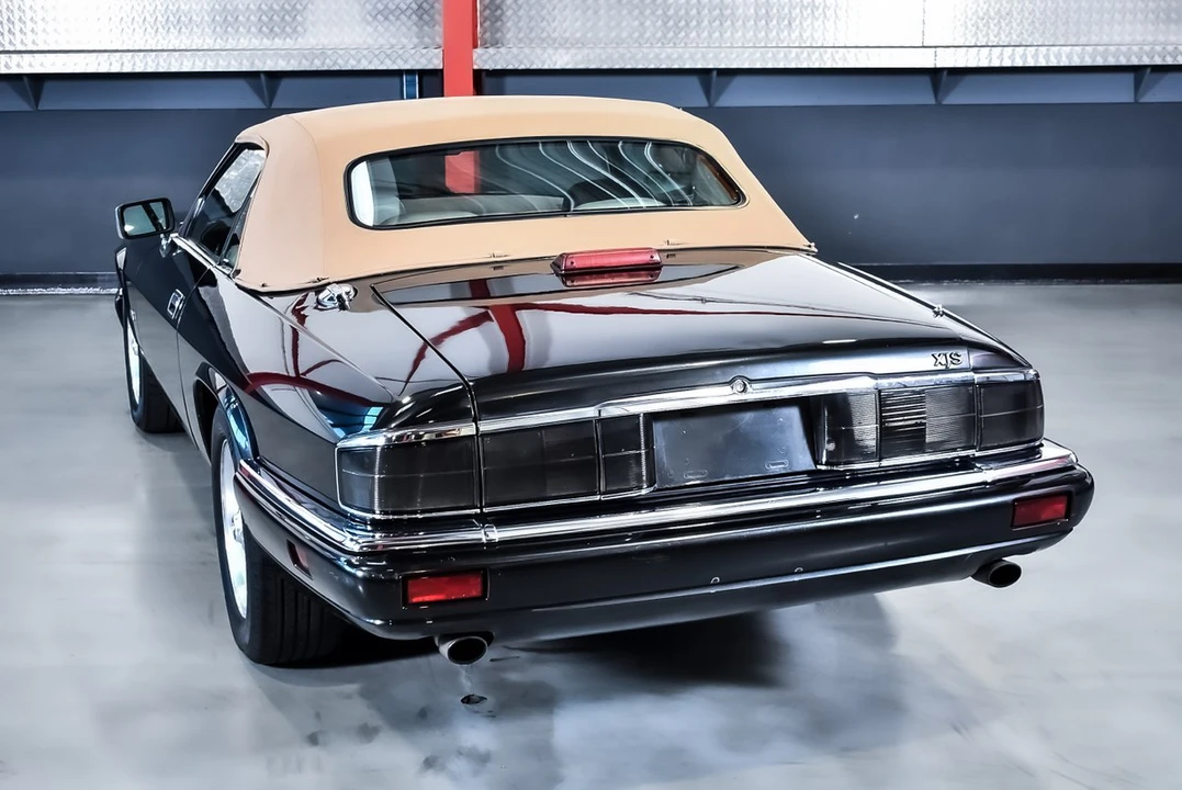 1995 Jaguar XJS Convertible - Image 25 of 30
