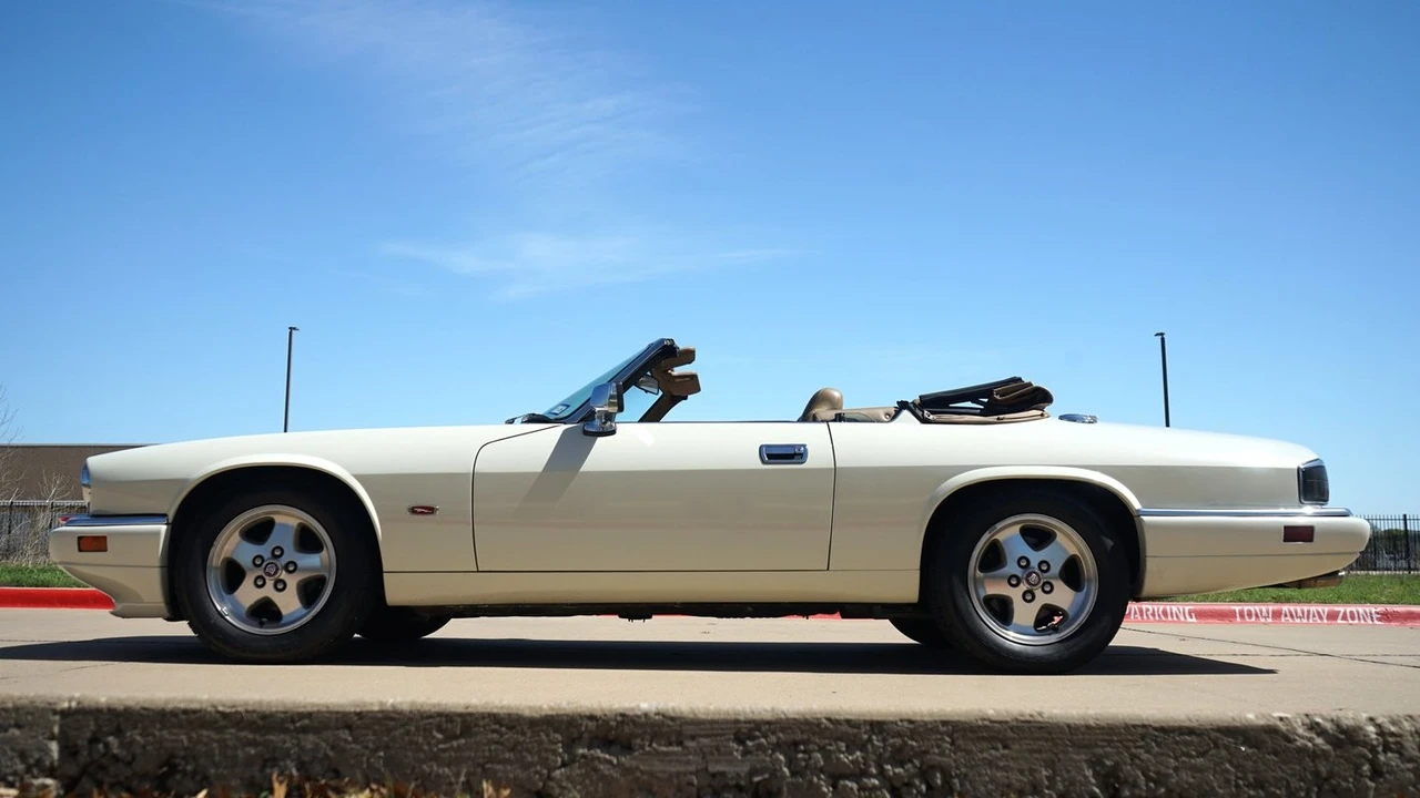 1995 Jaguar XJS Convertible - Image 9 of 12