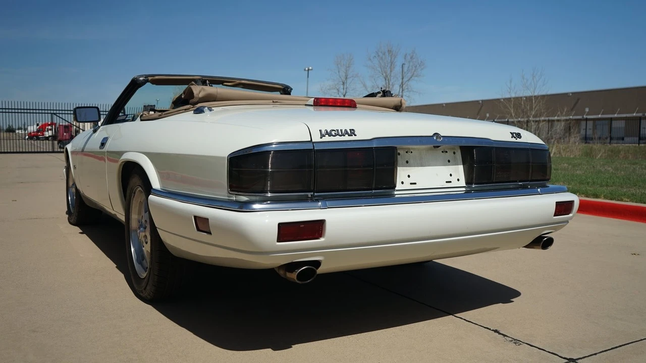 1995 Jaguar XJS Convertible - Image 11 of 12