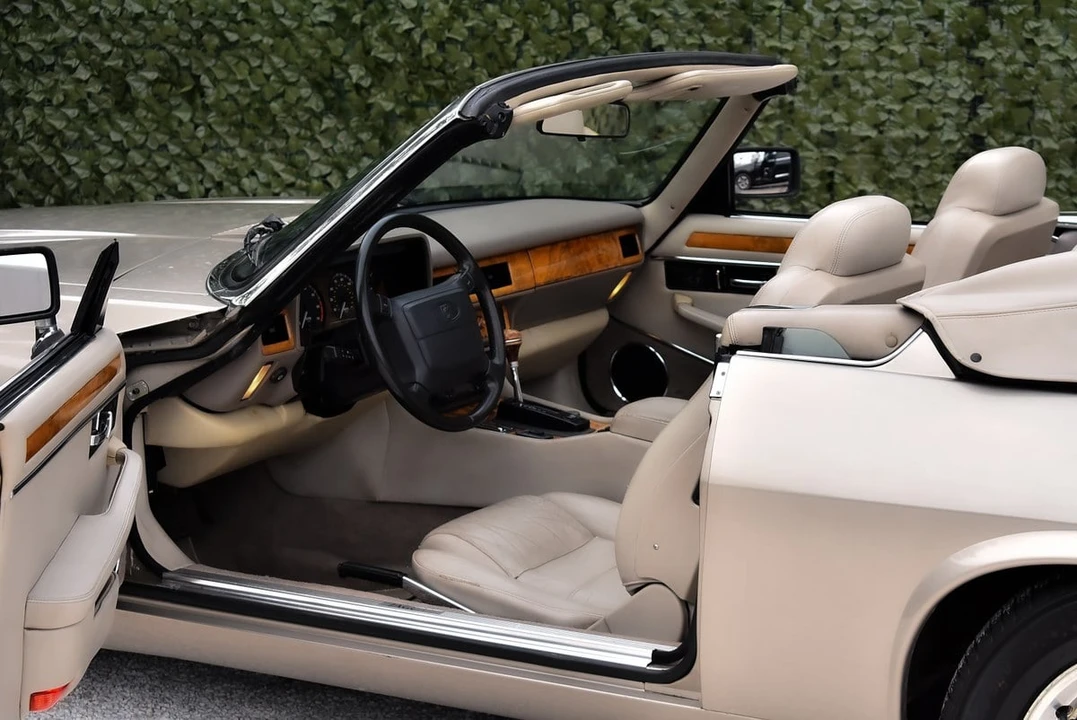 1995 Jaguar XJS Convertible - Image 15 of 30