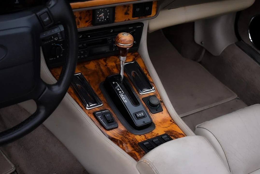 1995 Jaguar XJS Convertible - Image 20 of 30
