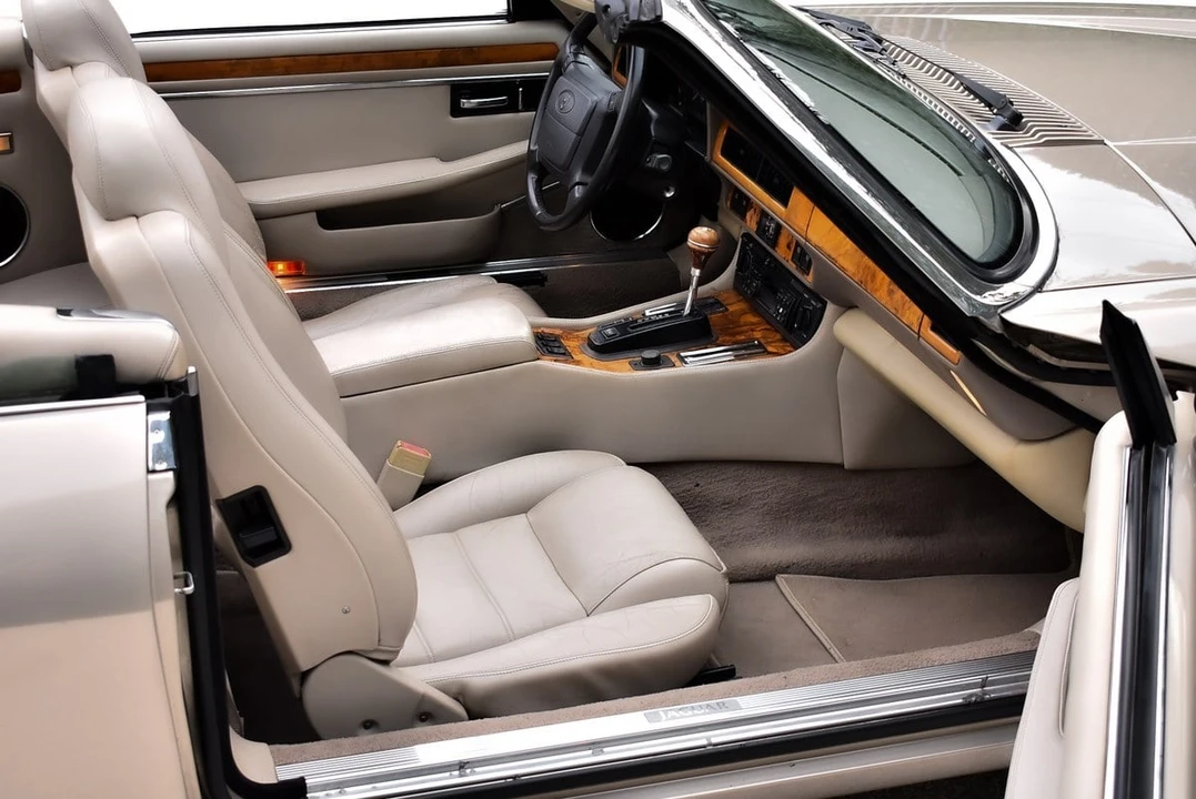 1995 Jaguar XJS Convertible - Image 25 of 30
