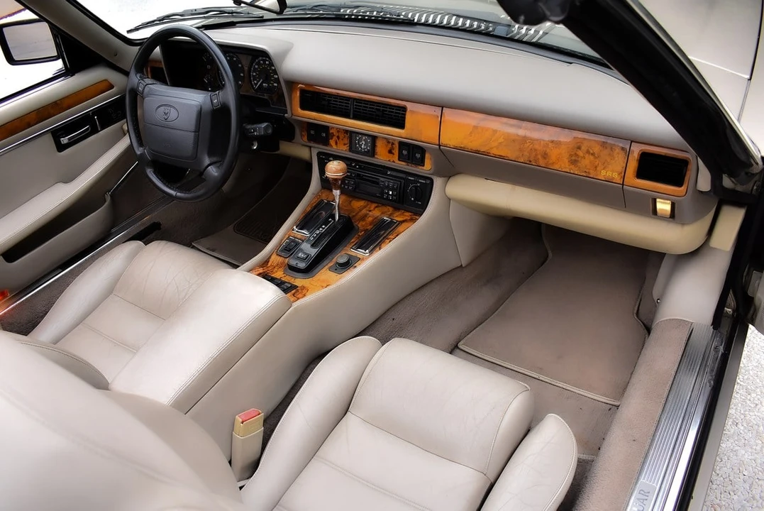 1995 Jaguar XJS Convertible - Image 27 of 30