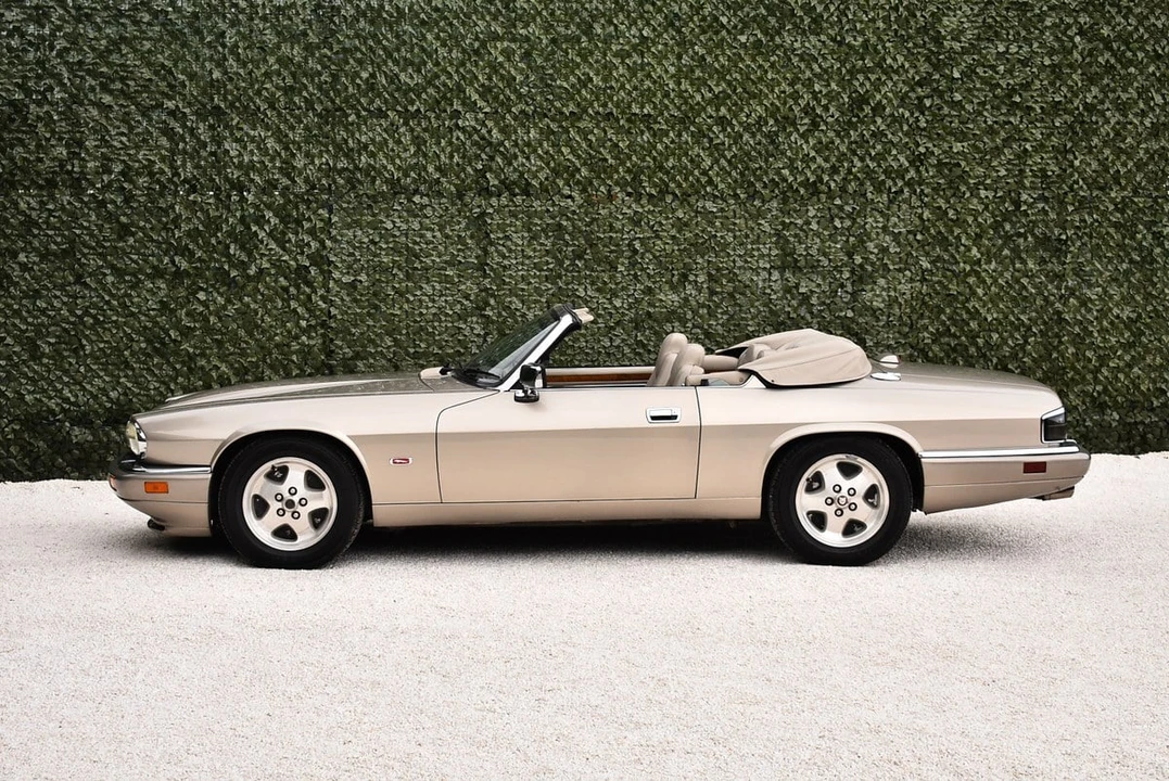 1995 Jaguar XJS Convertible - Image 10 of 30