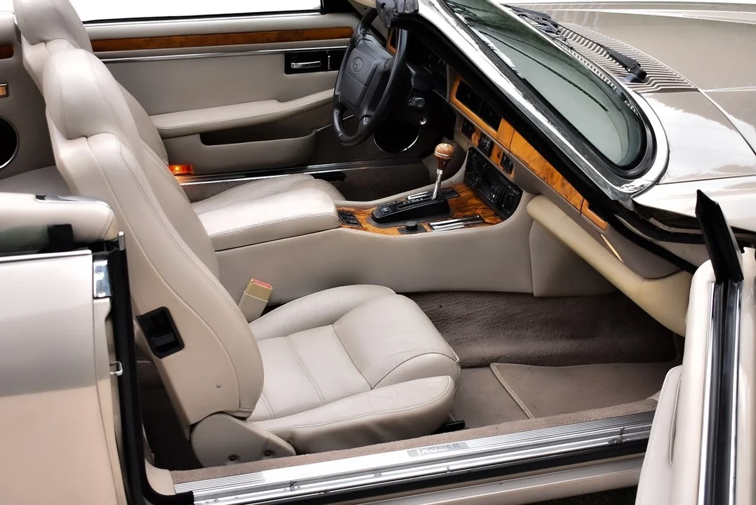 1995 Jaguar XJS Convertible - Image 25 of 31