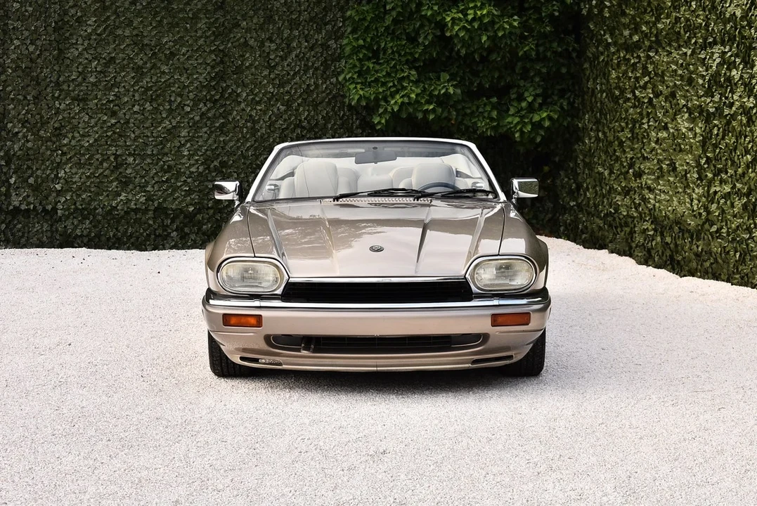 1995 Jaguar XJS Convertible - Image 2 of 31