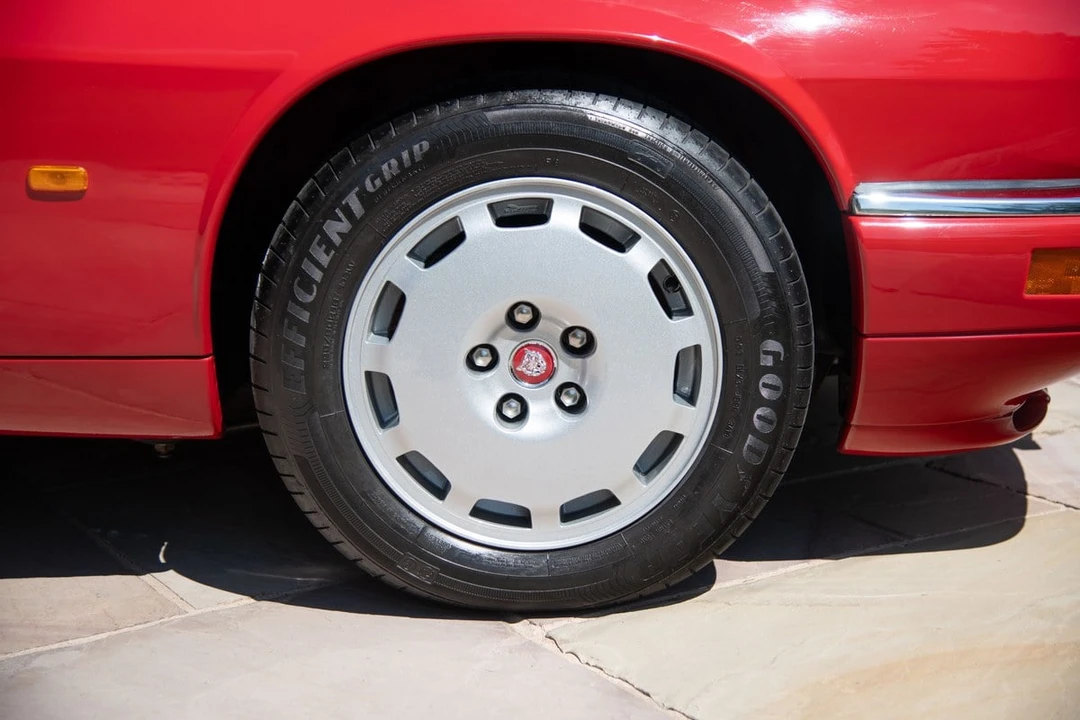 1995 Jaguar XJS Convertible - Image 23 of 30
