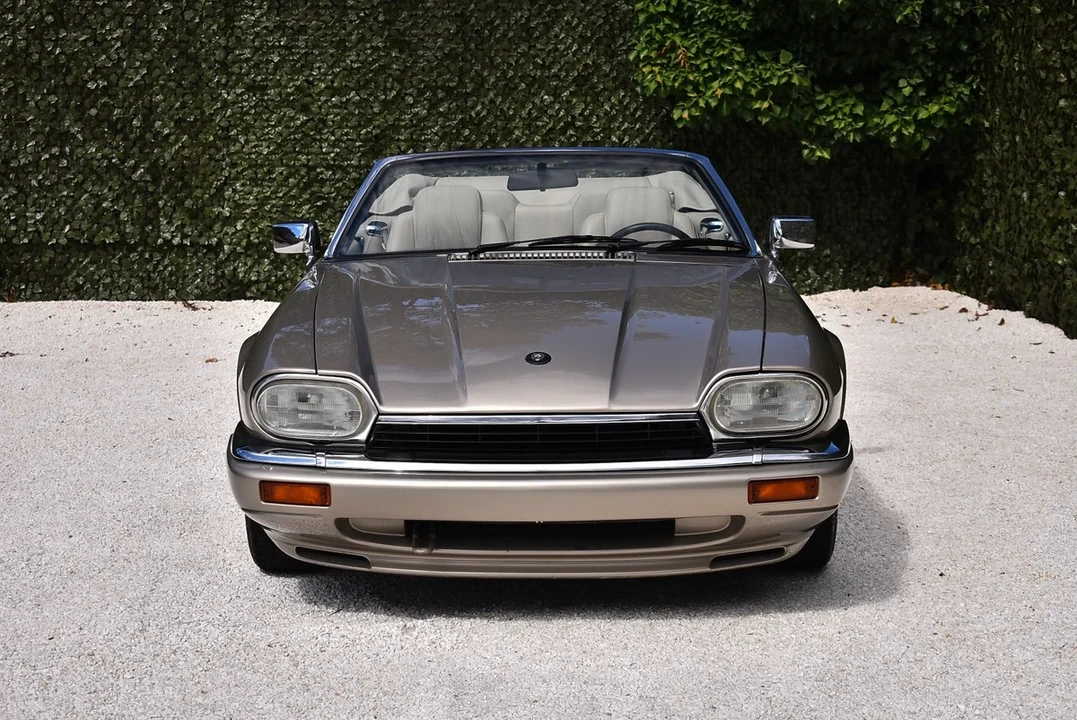 1995 Jaguar XJS Convertible - Image 2 of 30